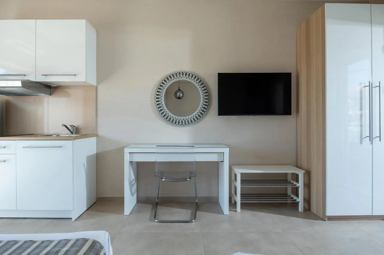 نيكيتي Sithonia Suites Luxury Apartments 3 Beds 0*,  اليونان